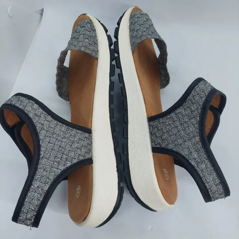 Bernie Mev New York Tara Bay Pewter Gray Stretchy Sandals Womens Size 39 US 8